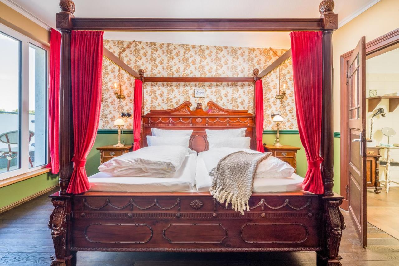 Parkhotel Йевер Екстериор снимка